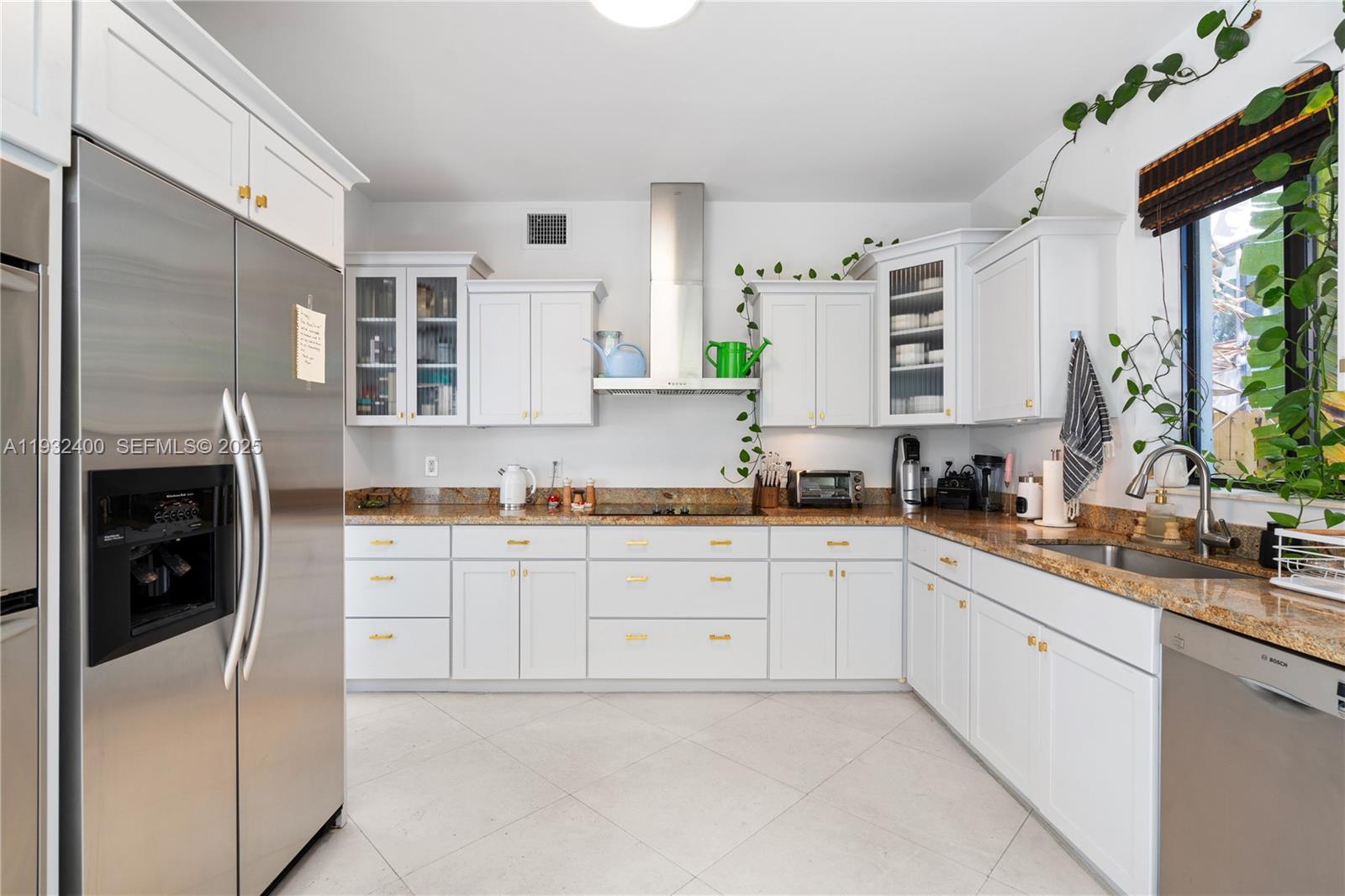 2489 N Meridian Ave Miami Beach, FL 33140