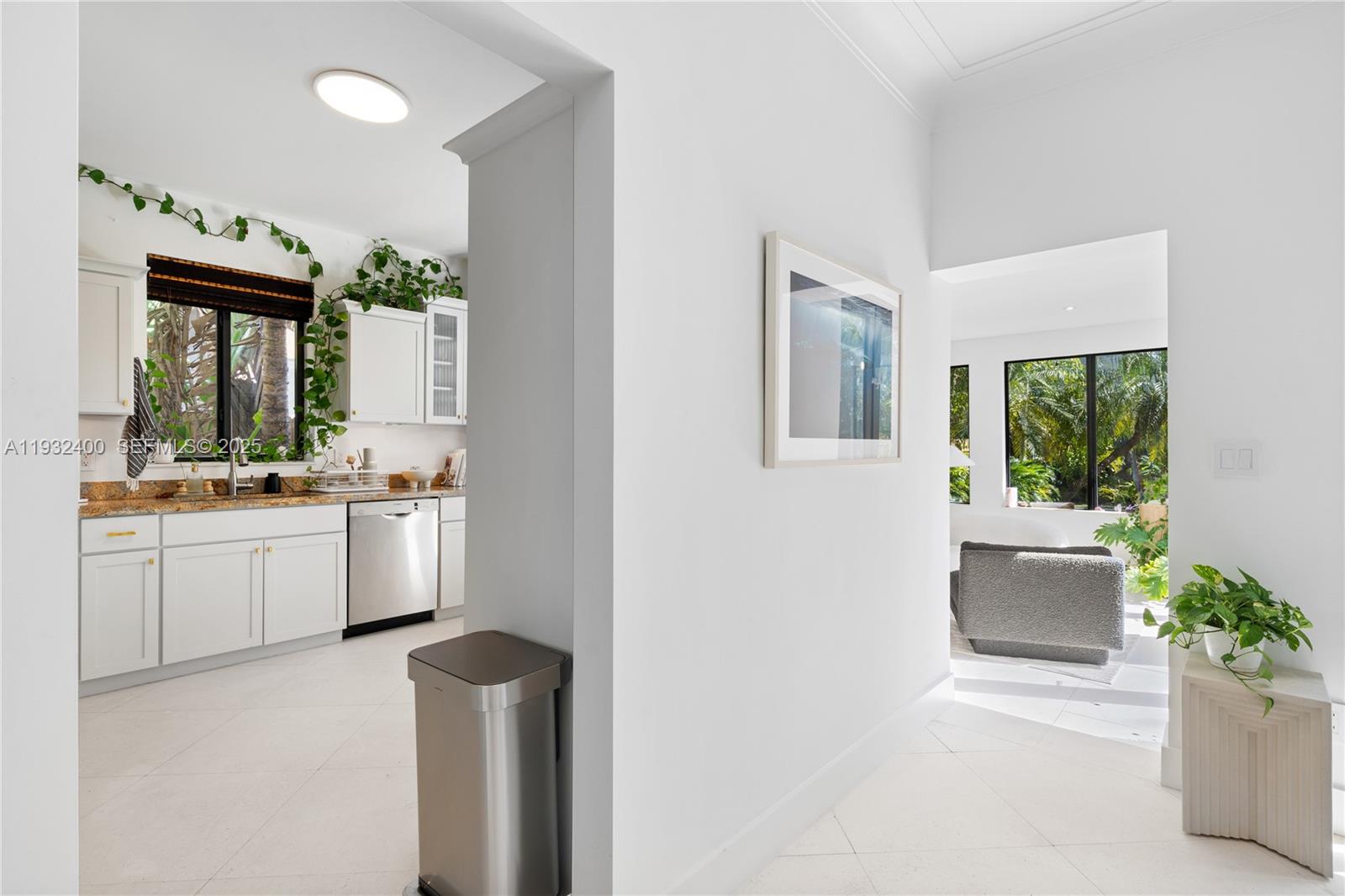 2489 N Meridian Ave Miami Beach, FL 33140