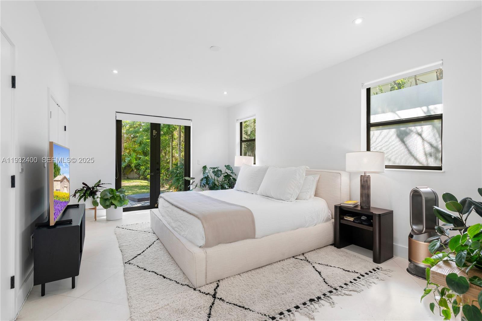 2489 N Meridian Ave Miami Beach, FL 33140