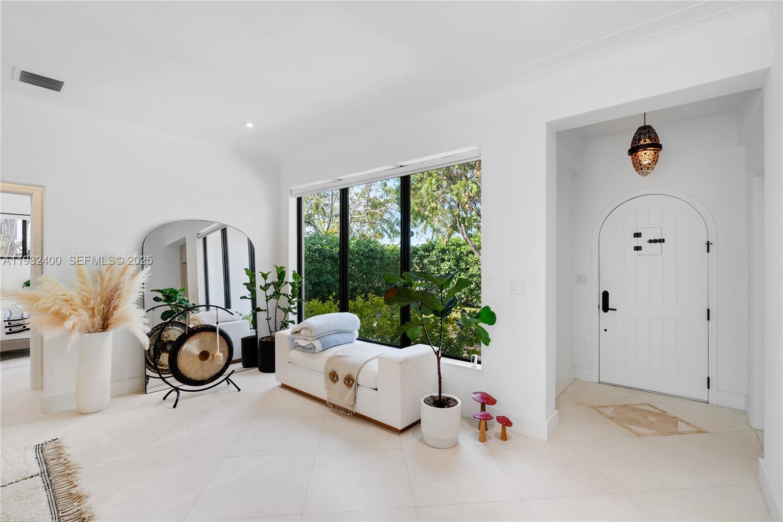 2489 N Meridian Ave Miami Beach, FL 33140