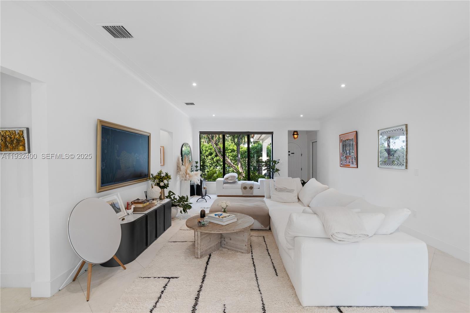 2489 N Meridian Ave Miami Beach, FL 33140