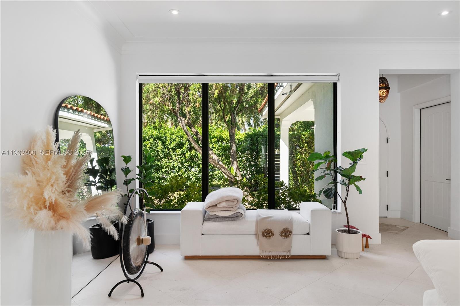 2489 N Meridian Ave Miami Beach, FL 33140