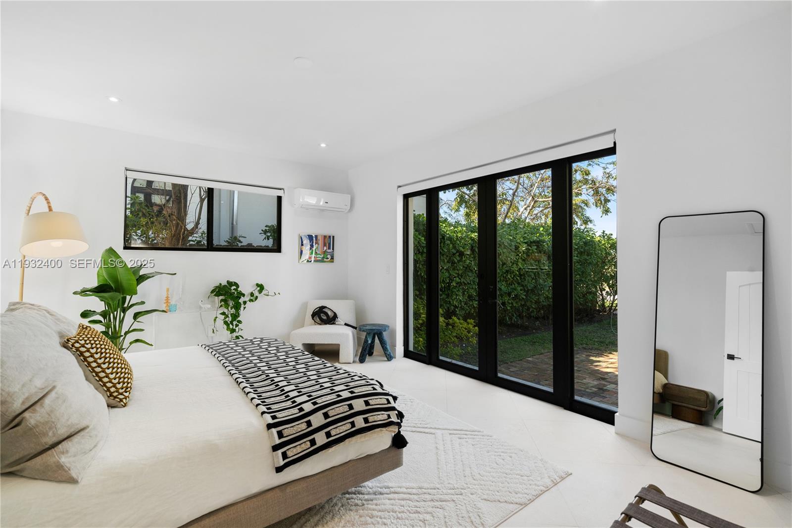 2489 N Meridian Ave Miami Beach, FL 33140