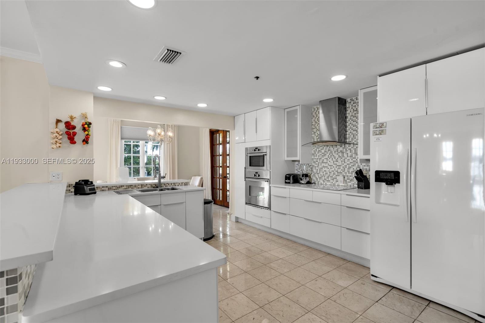 2124 Fisher Is Dr #2124 Miami Beach, FL 33109