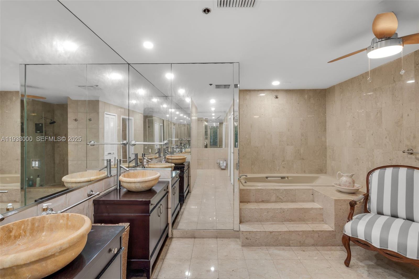 2124 Fisher Is Dr #2124 Miami Beach, FL 33109