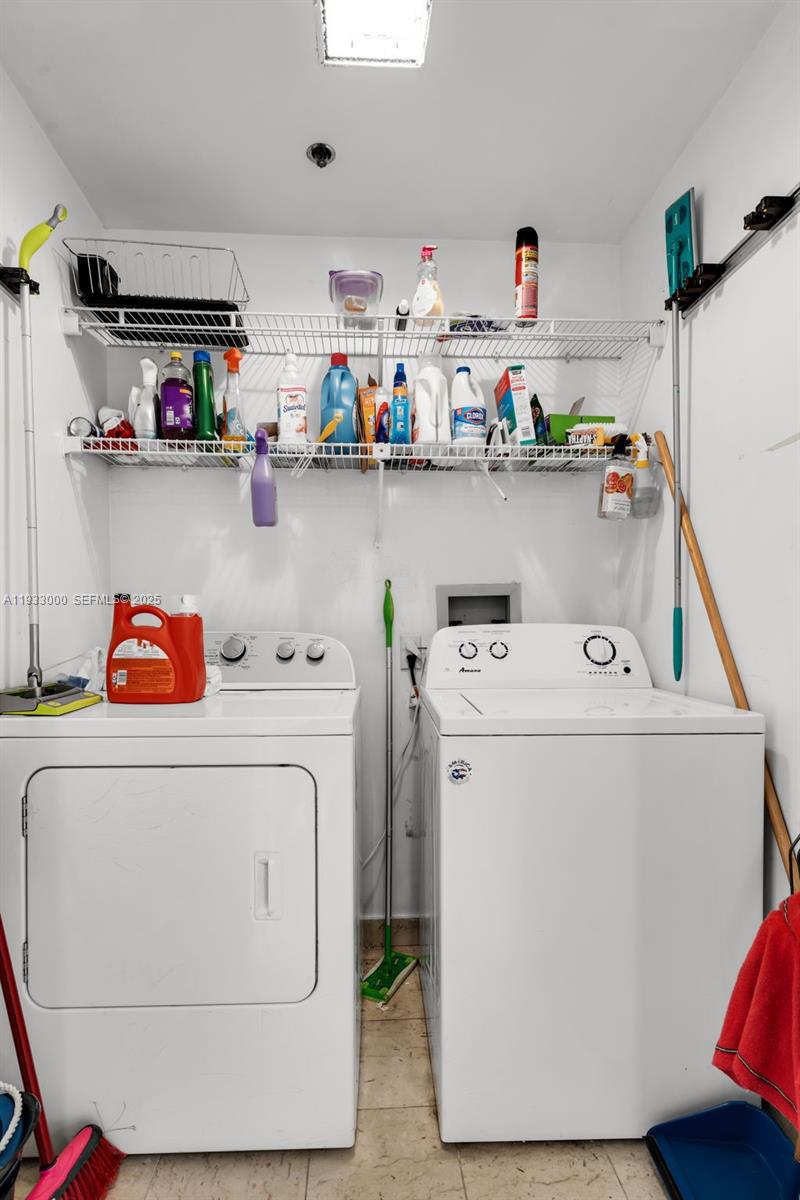 2124 Fisher Is Dr #2124 Miami Beach, FL 33109