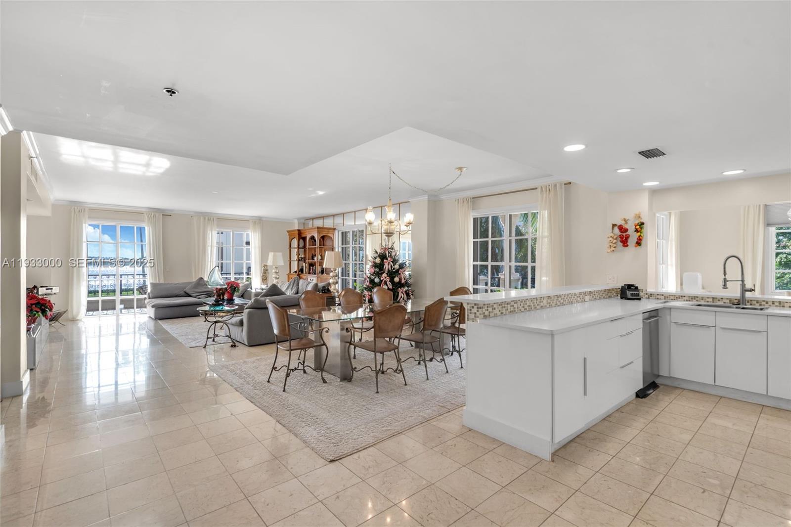 2124 Fisher Is Dr #2124 Miami Beach, FL 33109