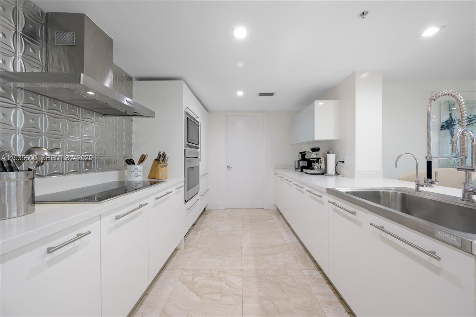 200 Sunny Isles Blvd #TH-205 Sunny Isles Beach, FL 33160