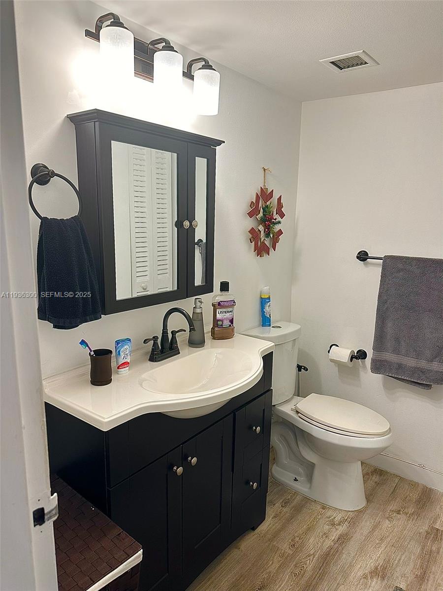 13499 Biscayne Blvd #1013 North Miami, FL 33181