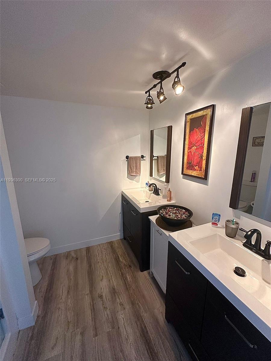 13499 Biscayne Blvd #1013 North Miami, FL 33181