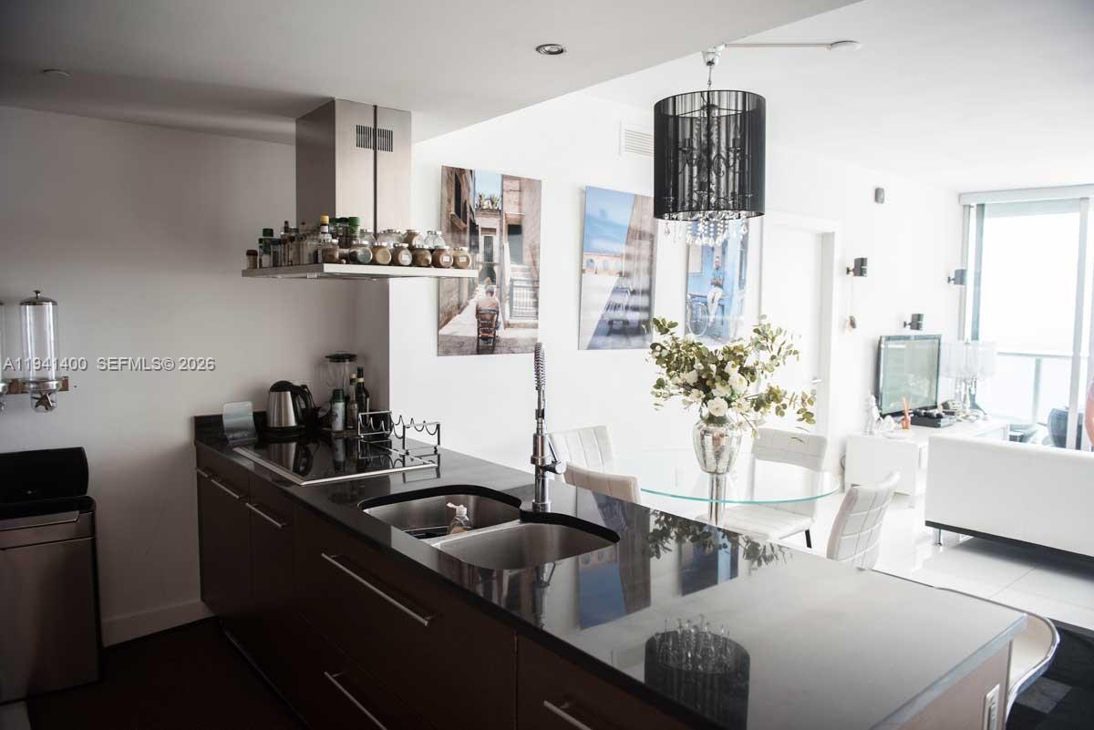 image Icon Brickell II3