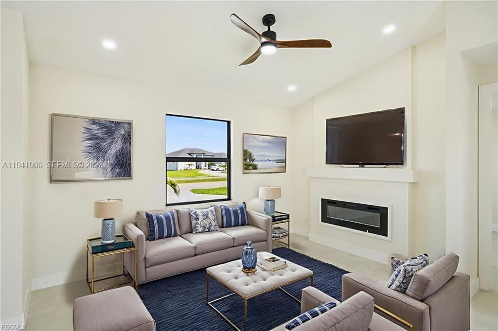 353 El Dorado Blvd S Cape Coral, FL 33991