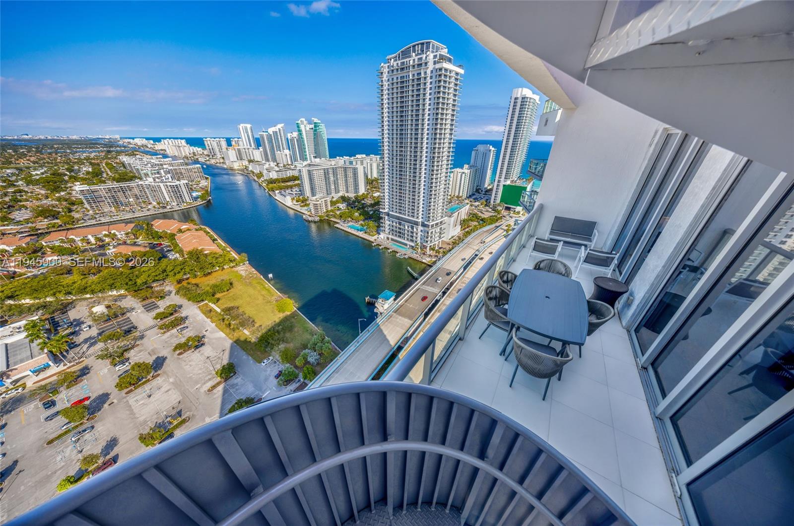 image Beachwalk Condominium4