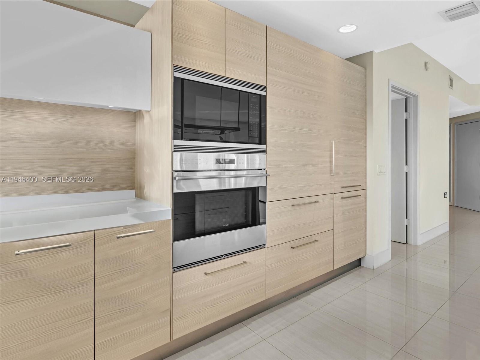 17301 Biscayne Blvd #2301 North Miami Beach, FL 33160