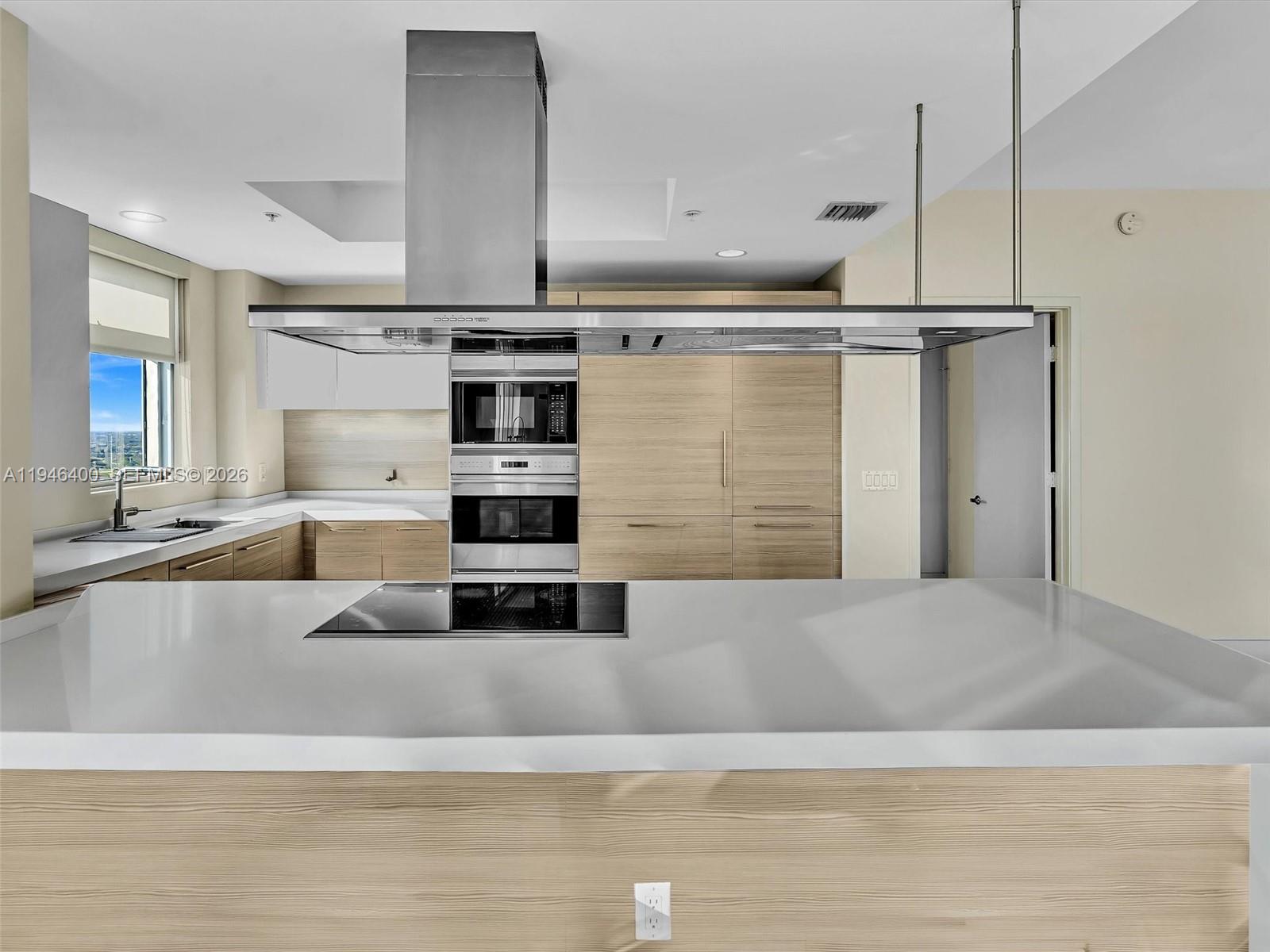 17301 Biscayne Blvd #2301 North Miami Beach, FL 33160