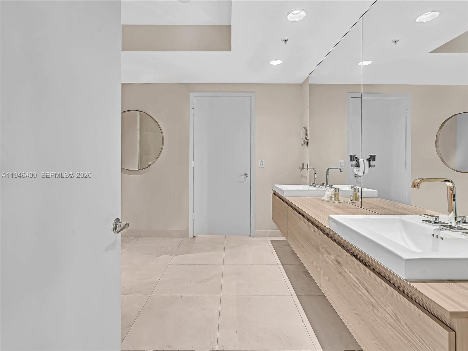 17301 Biscayne Blvd #2301 North Miami Beach, FL 33160