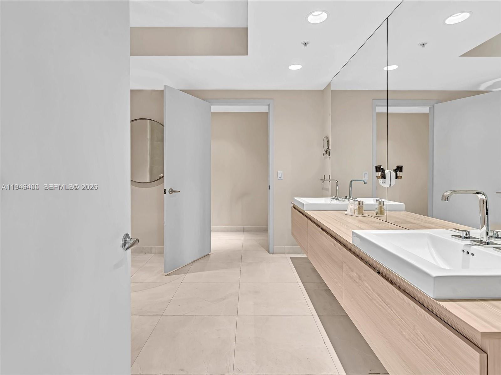 17301 Biscayne Blvd #2301 North Miami Beach, FL 33160