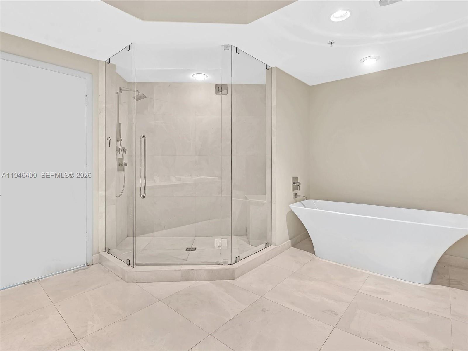 17301 Biscayne Blvd #2301 North Miami Beach, FL 33160