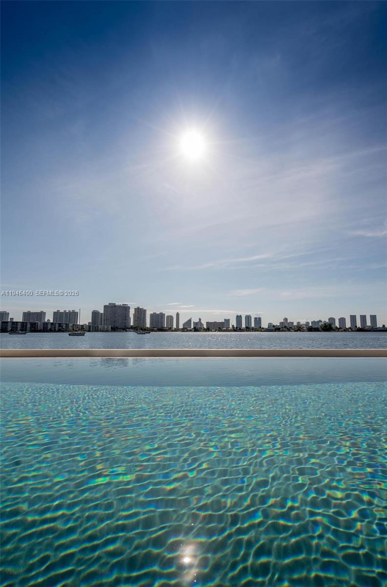 17301 Biscayne Blvd #2301 North Miami Beach, FL 33160