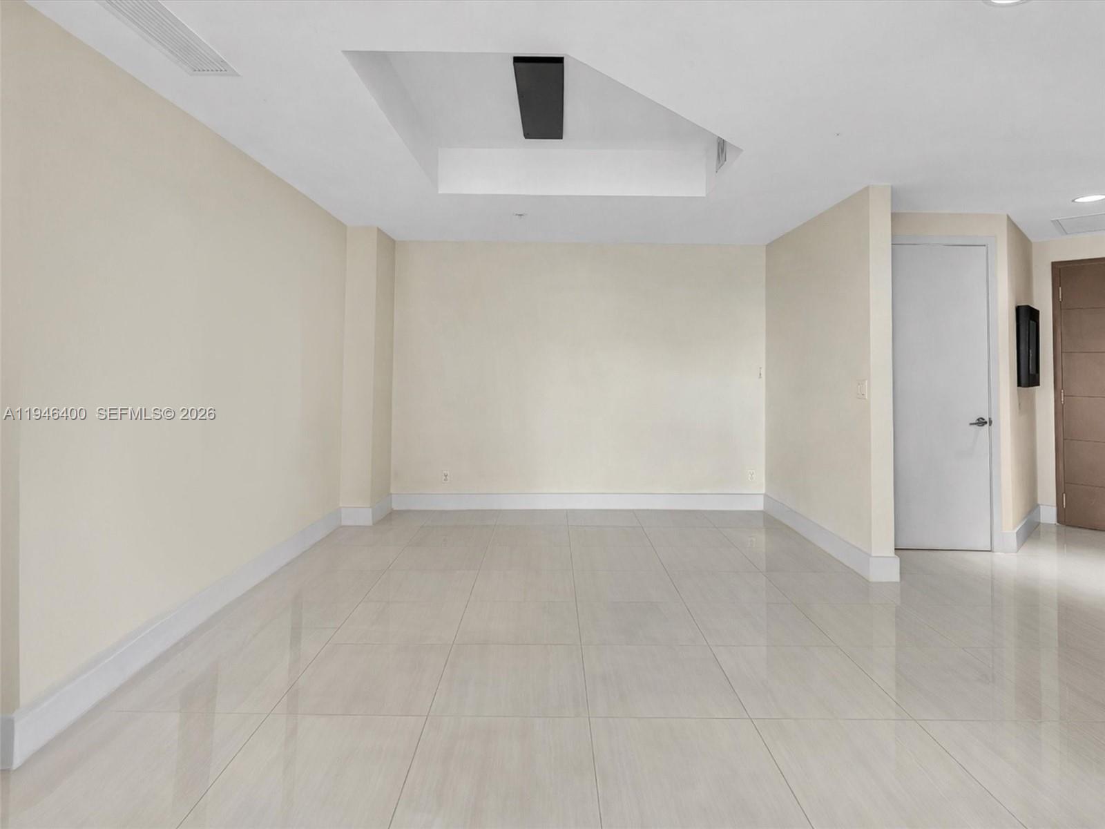 17301 Biscayne Blvd #2301 North Miami Beach, FL 33160