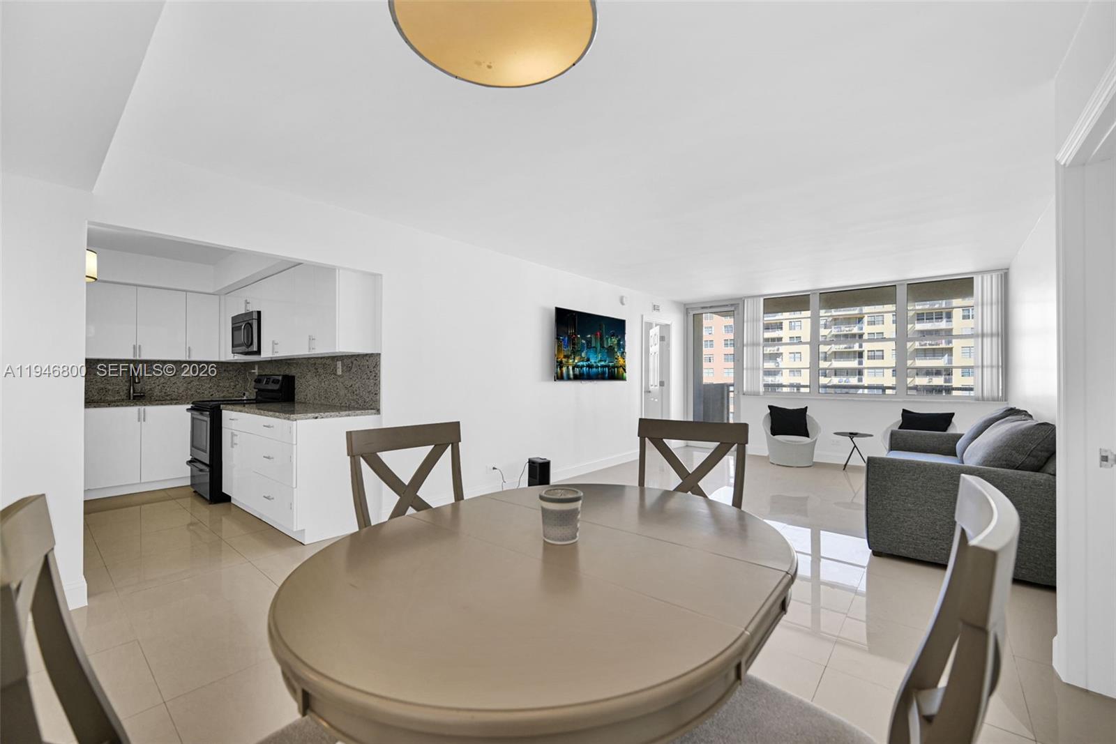 image Winston Towers 1003