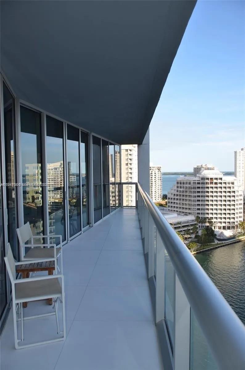 image Icon Brickell II8
