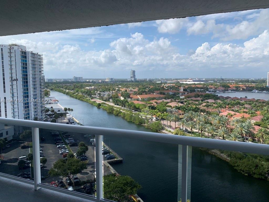 20505 E Country Clb Dr #1631