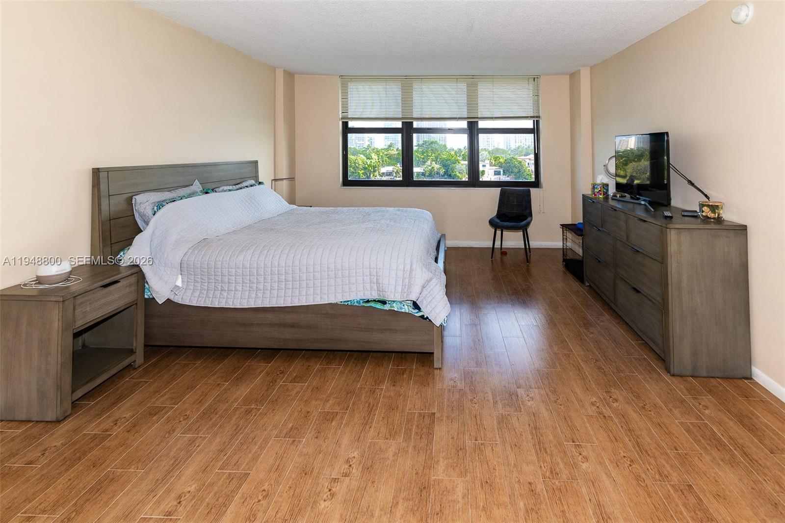 10101 E Bay Hbr Dr #504 Bay Harbor Islands, FL 33154