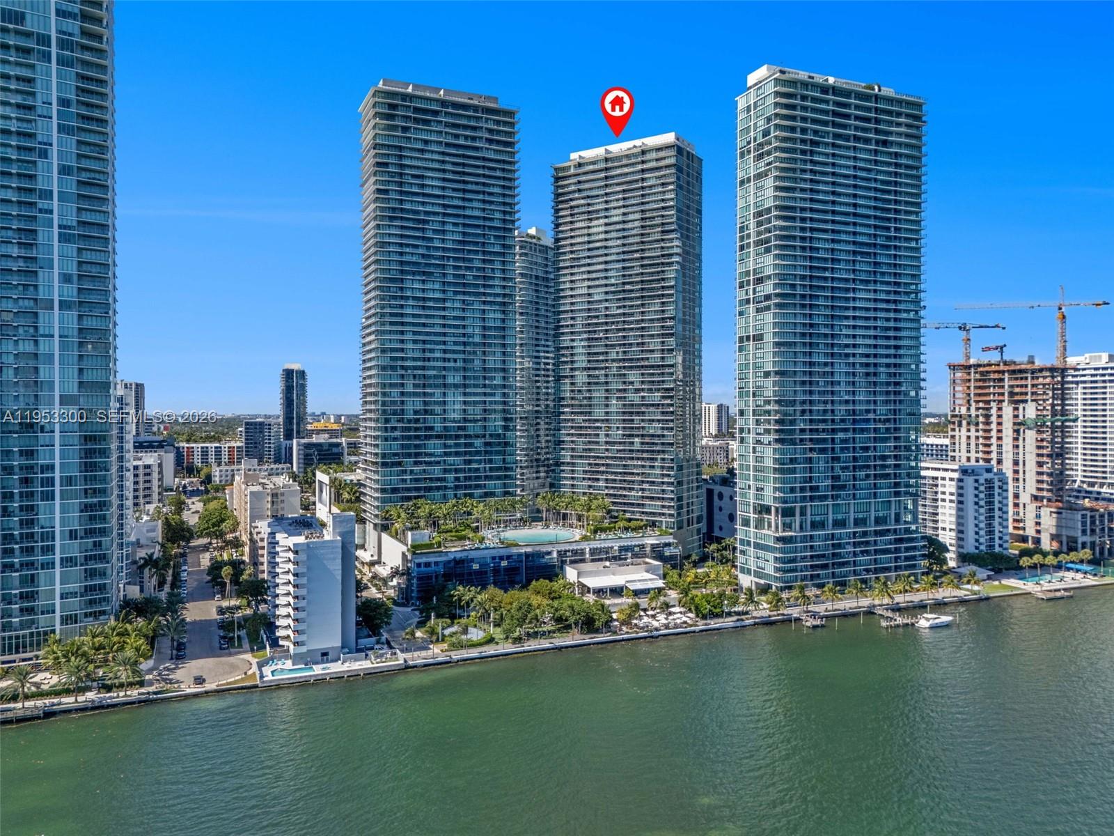 650 NE 32th St #2703