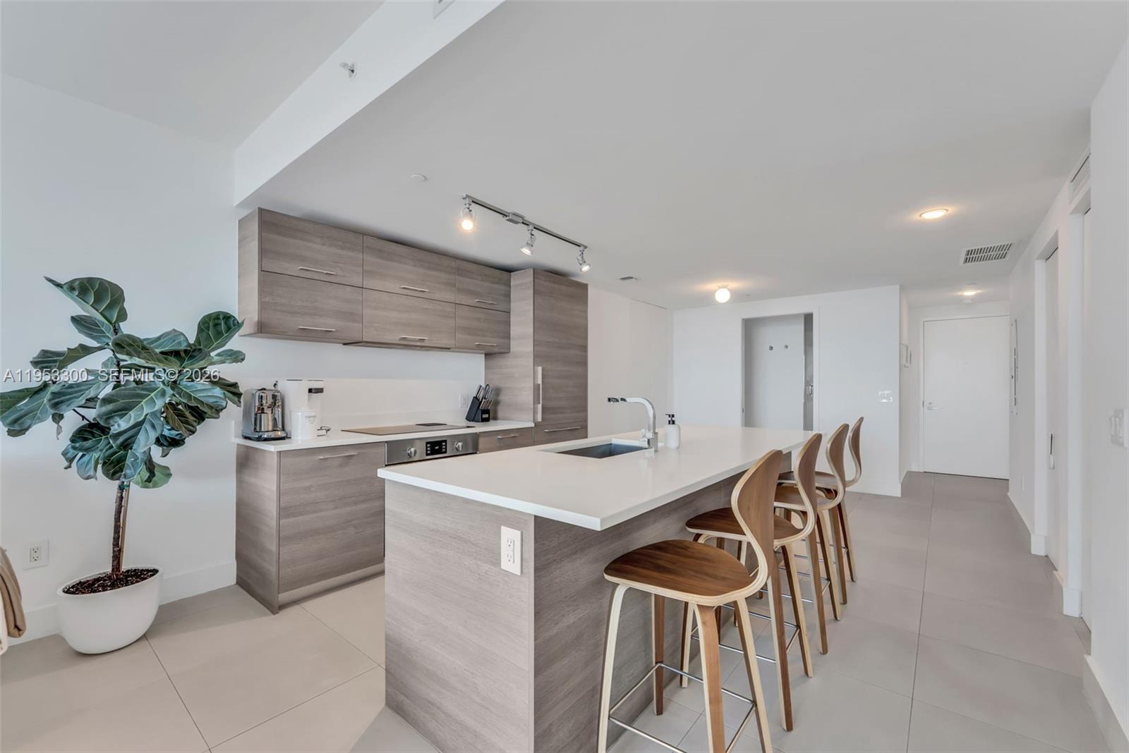 650 NE 32th St #2703 Miami, FL 33137