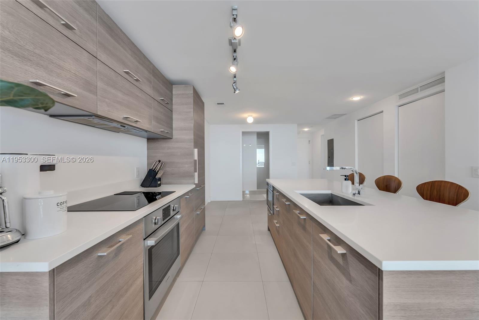 650 NE 32th St #2703 Miami, FL 33137