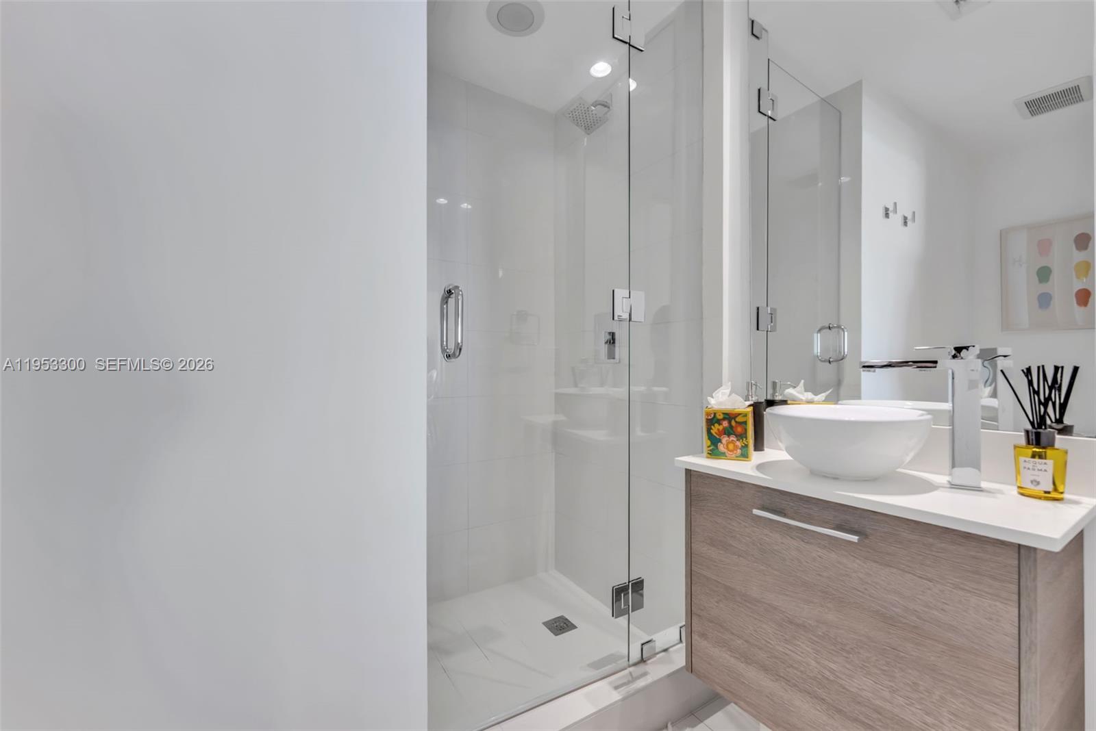 650 NE 32th St #2703 Miami, FL 33137