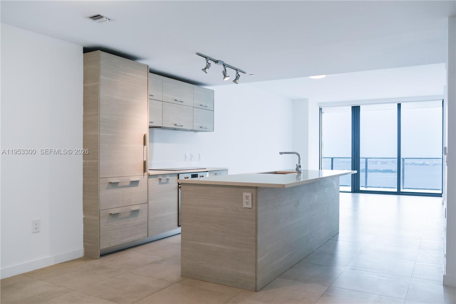 650 NE 32th St #2703 Miami, FL 33137