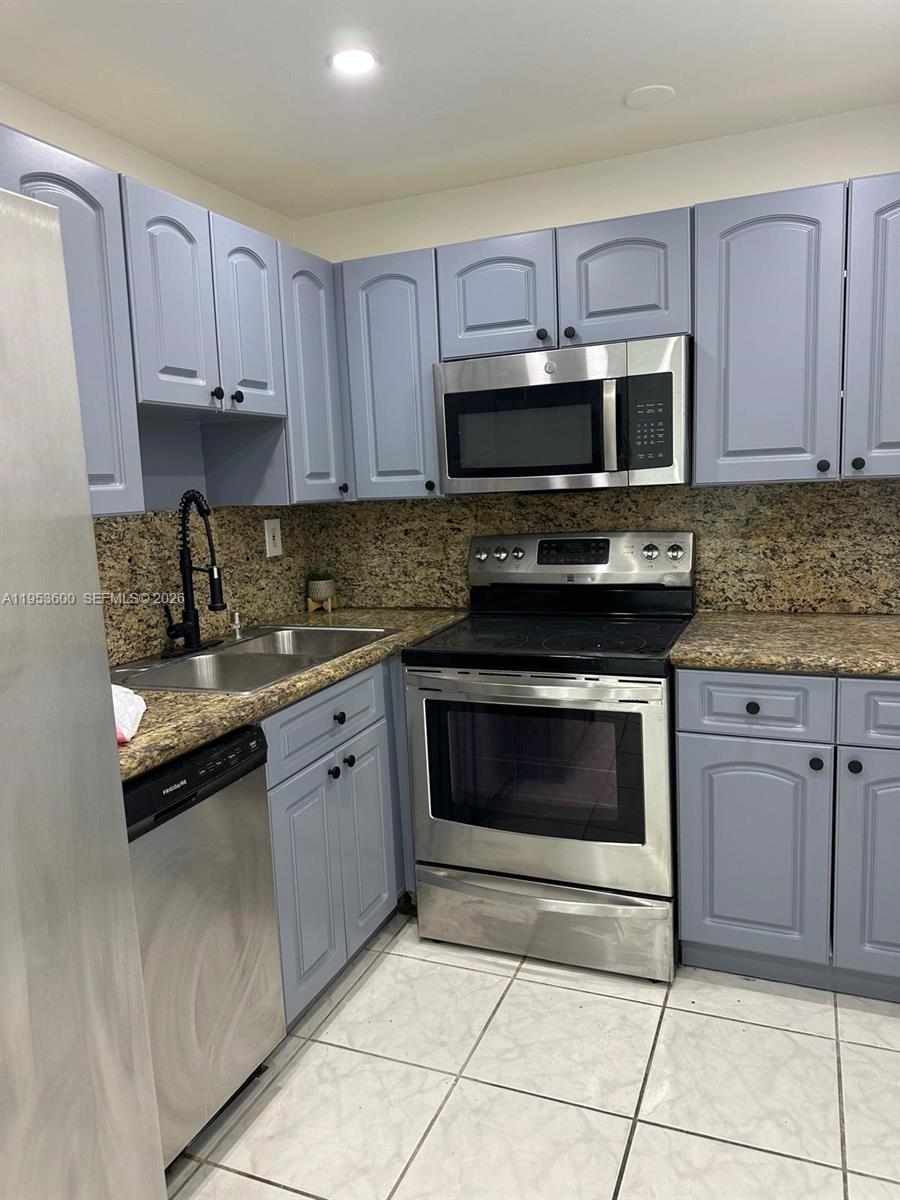 1865 79th St Csw #PHD North Bay Village, FL 33141