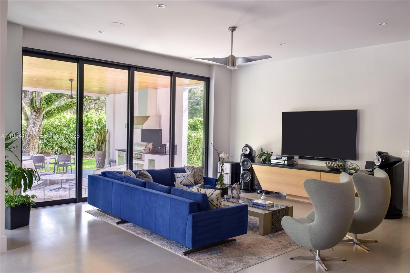 11050 SW 69th Ave Pinecrest, FL 33156