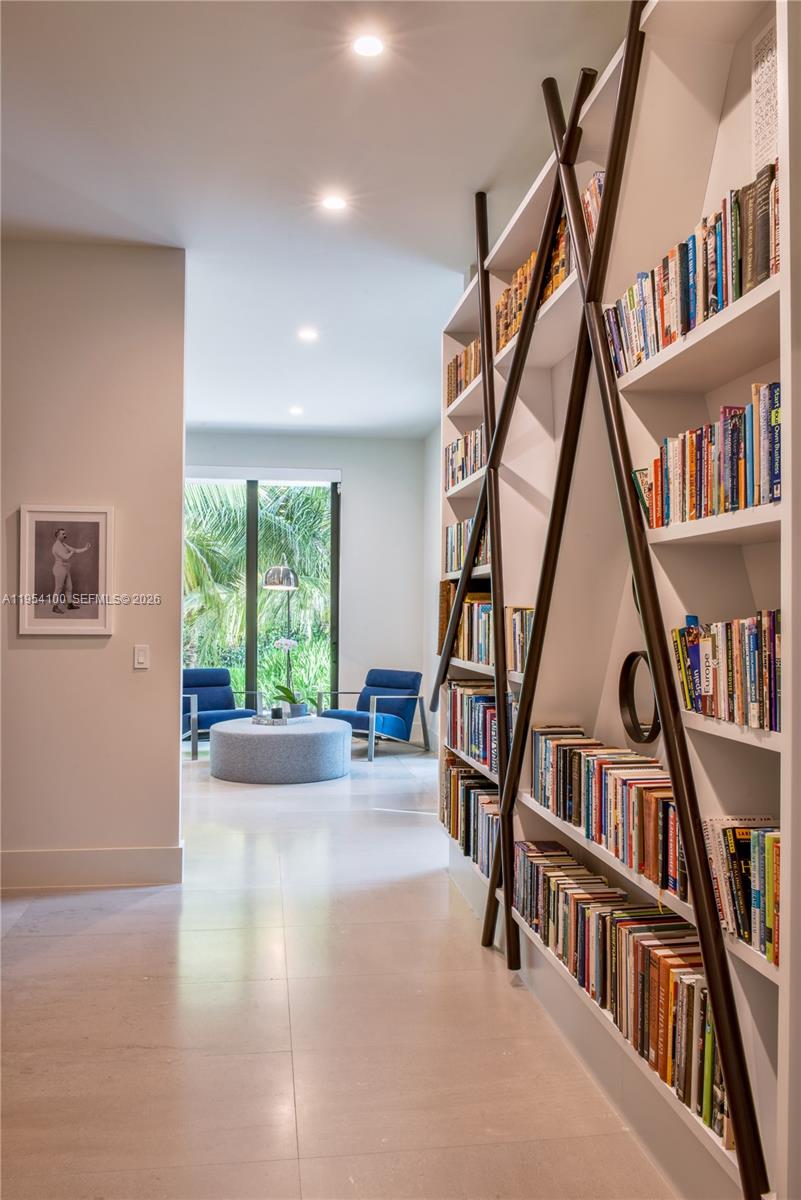 11050 SW 69th Ave Pinecrest, FL 33156