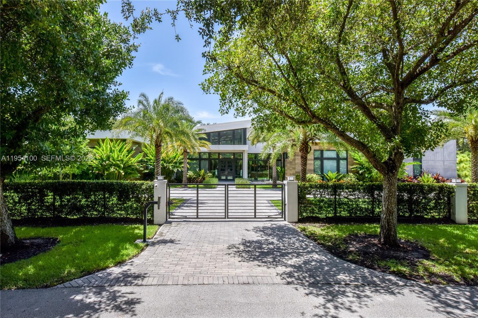 11050 SW 69th Ave Pinecrest, FL 33156