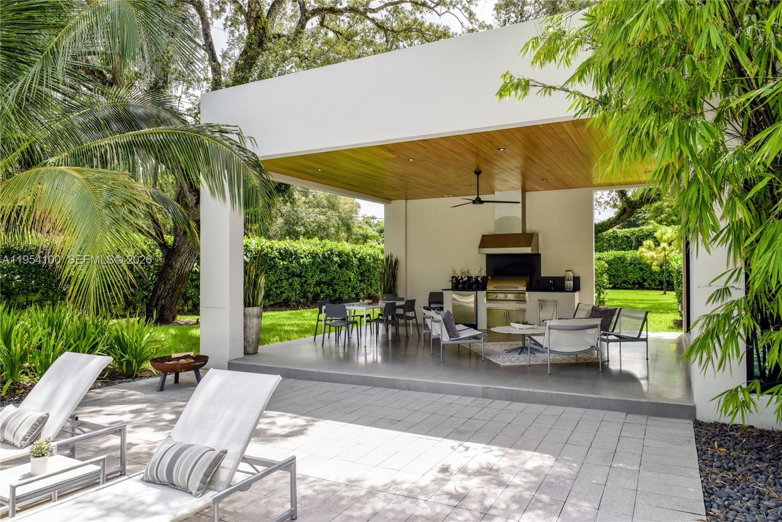 11050 SW 69th Ave Pinecrest, FL 33156