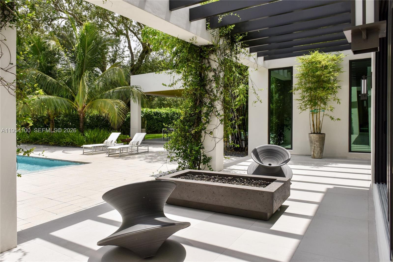 11050 SW 69th Ave Pinecrest, FL 33156