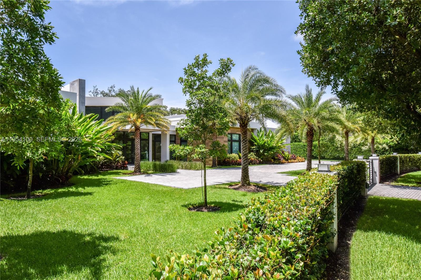 11050 SW 69th Ave Pinecrest, FL 33156