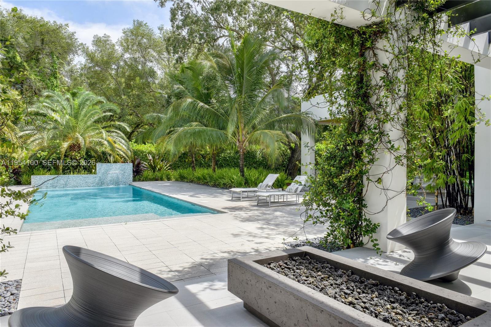 11050 SW 69th Ave Pinecrest, FL 33156