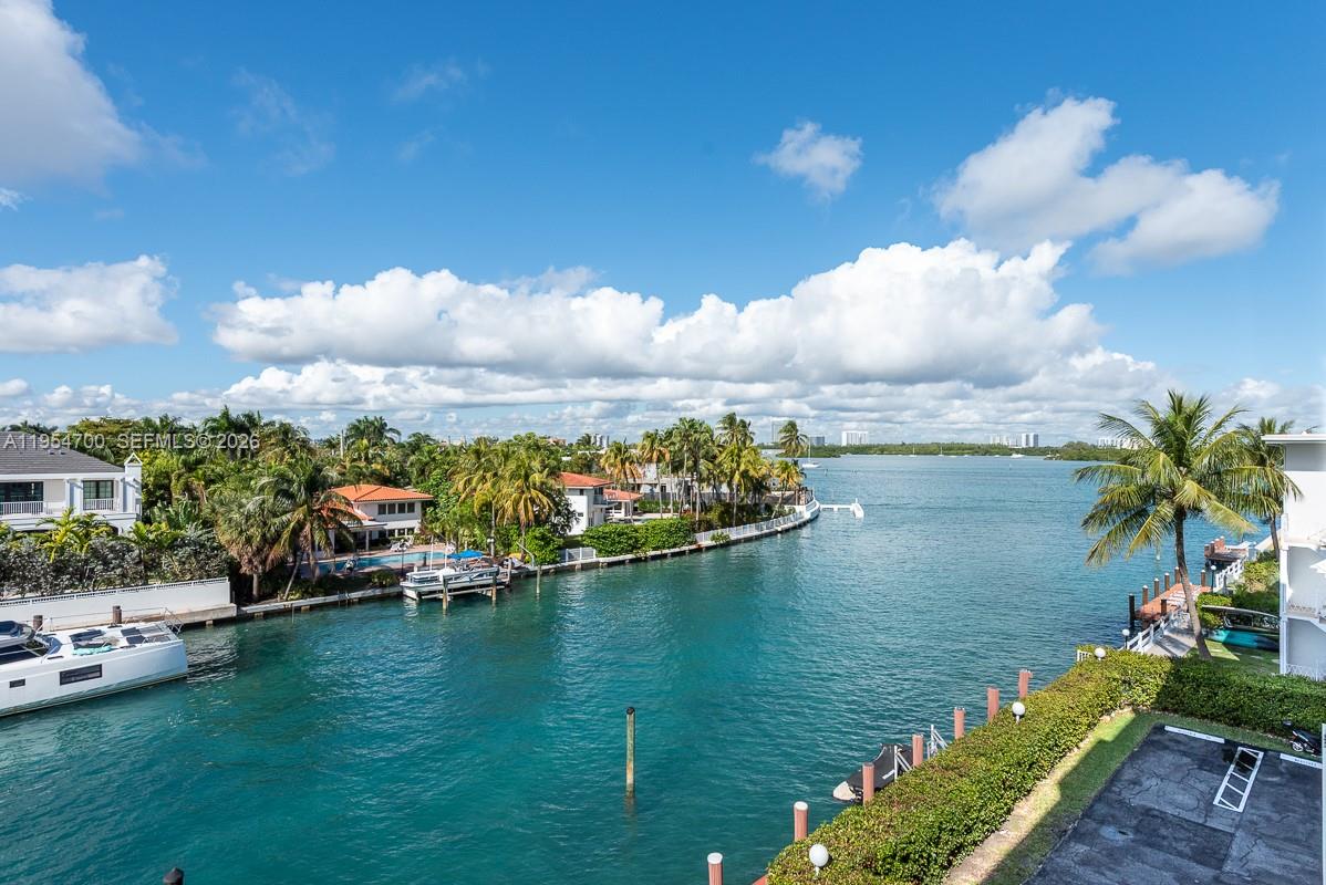 10180 W Bay Hbr Dr #4A