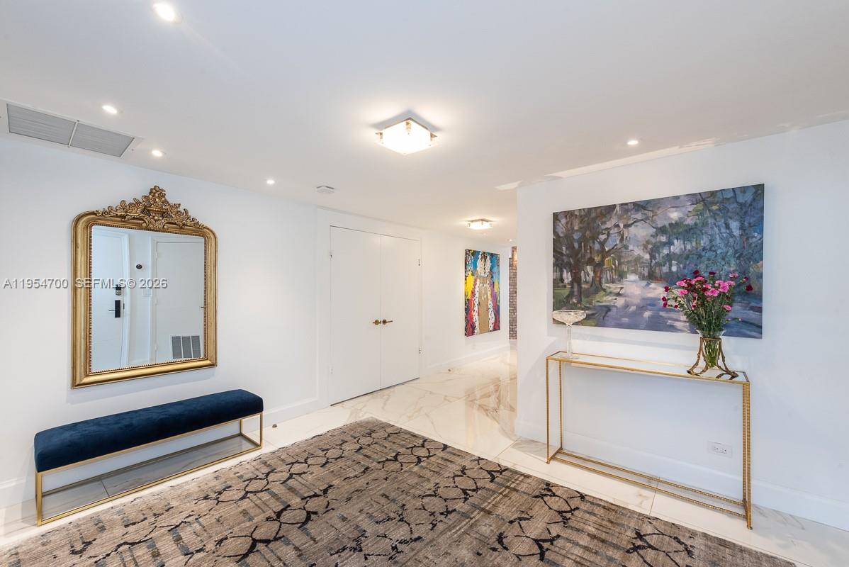 10180 W Bay Hbr Dr #4A Bay Harbor Islands, FL 33154