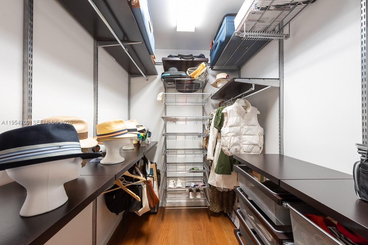 10180 W Bay Hbr Dr #4A Bay Harbor Islands, FL 33154