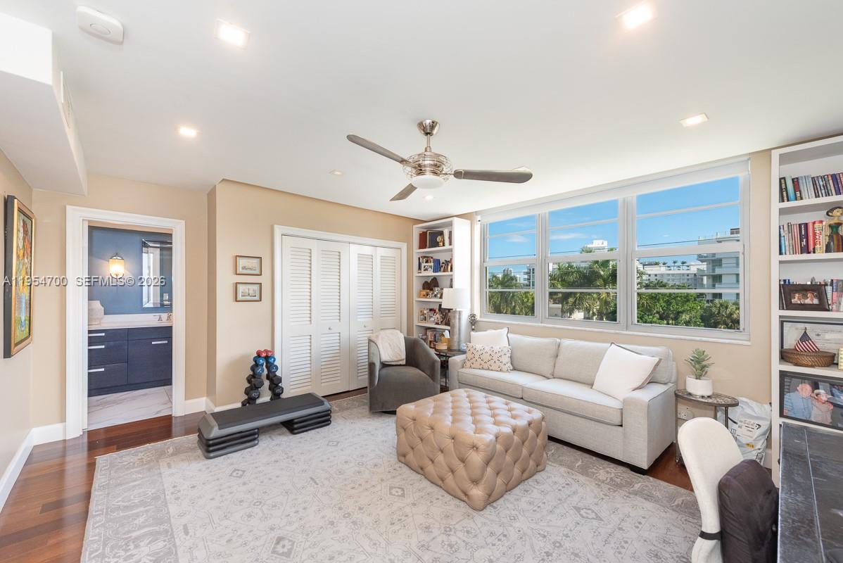 10180 W Bay Hbr Dr #4A Bay Harbor Islands, FL 33154