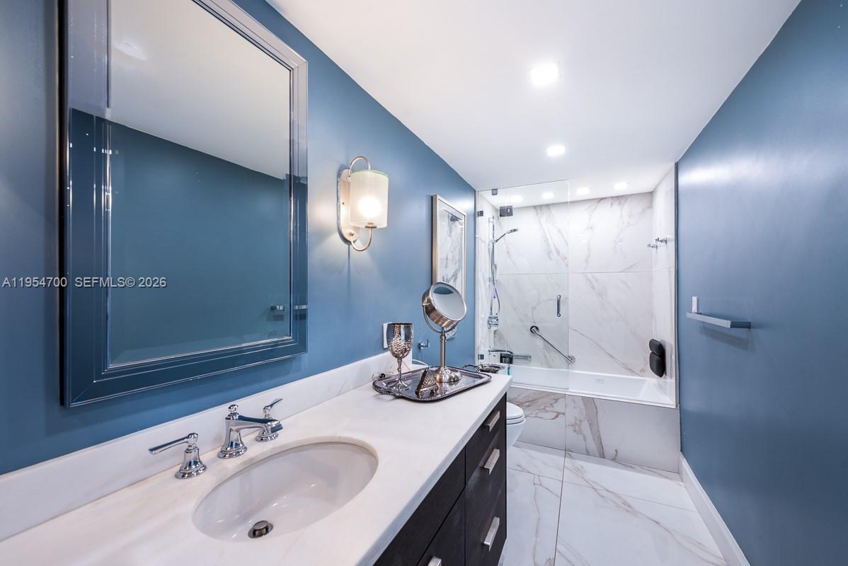 10180 W Bay Hbr Dr #4A Bay Harbor Islands, FL 33154