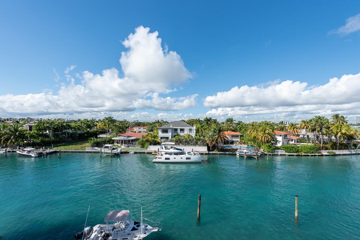 10180 W Bay Hbr Dr #4A Bay Harbor Islands, FL 33154