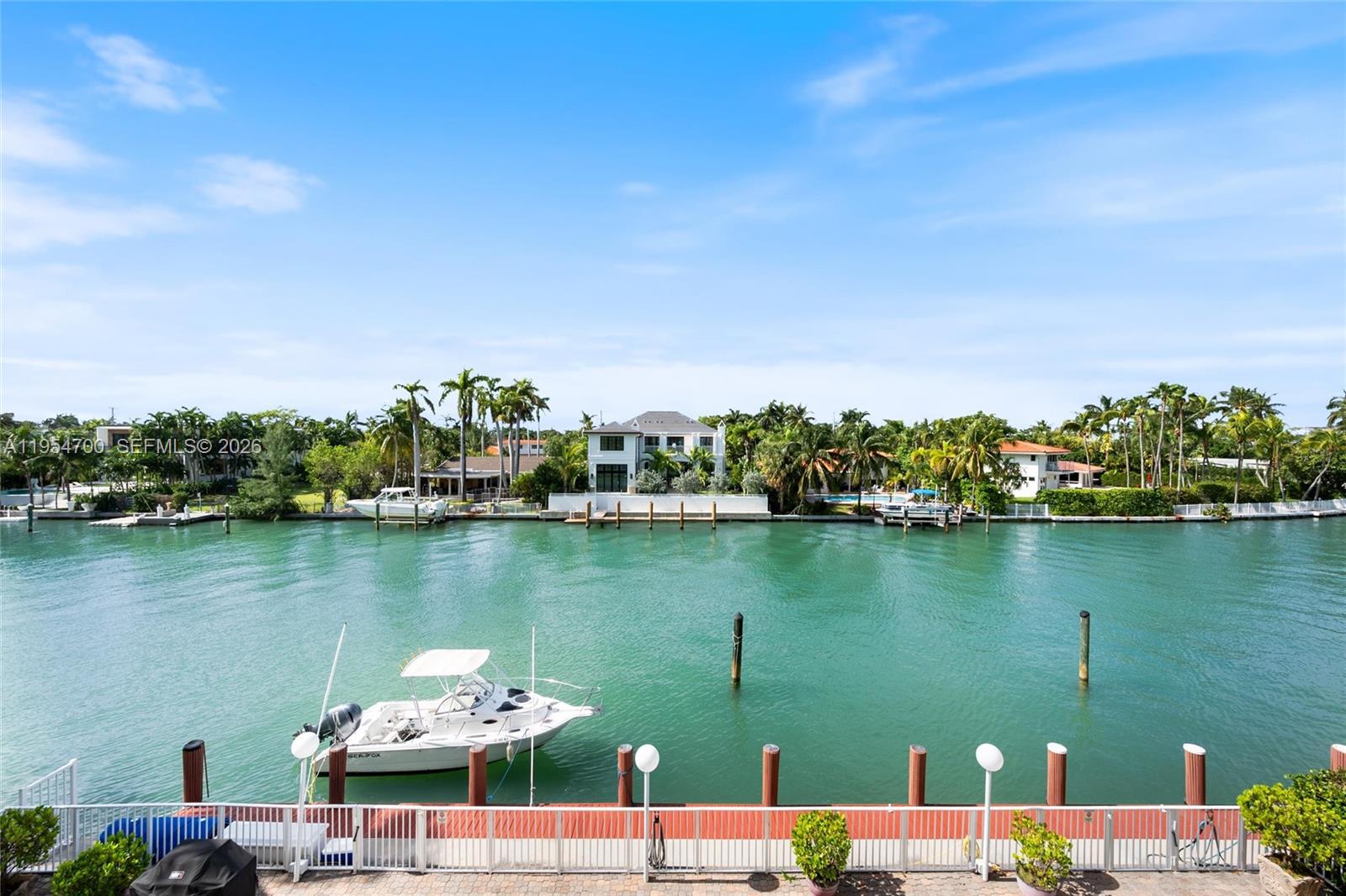 10180 W Bay Hbr Dr #4A Bay Harbor Islands, FL 33154