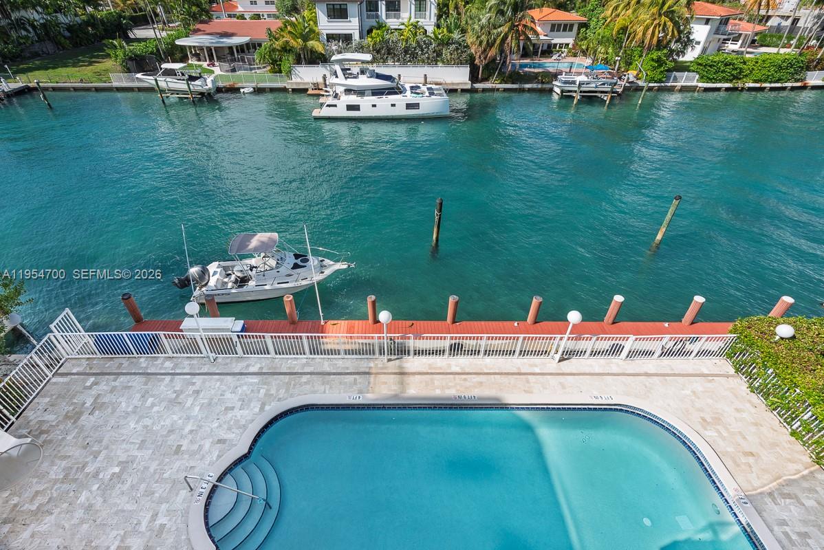 10180 W Bay Hbr Dr #4A Bay Harbor Islands, FL 33154