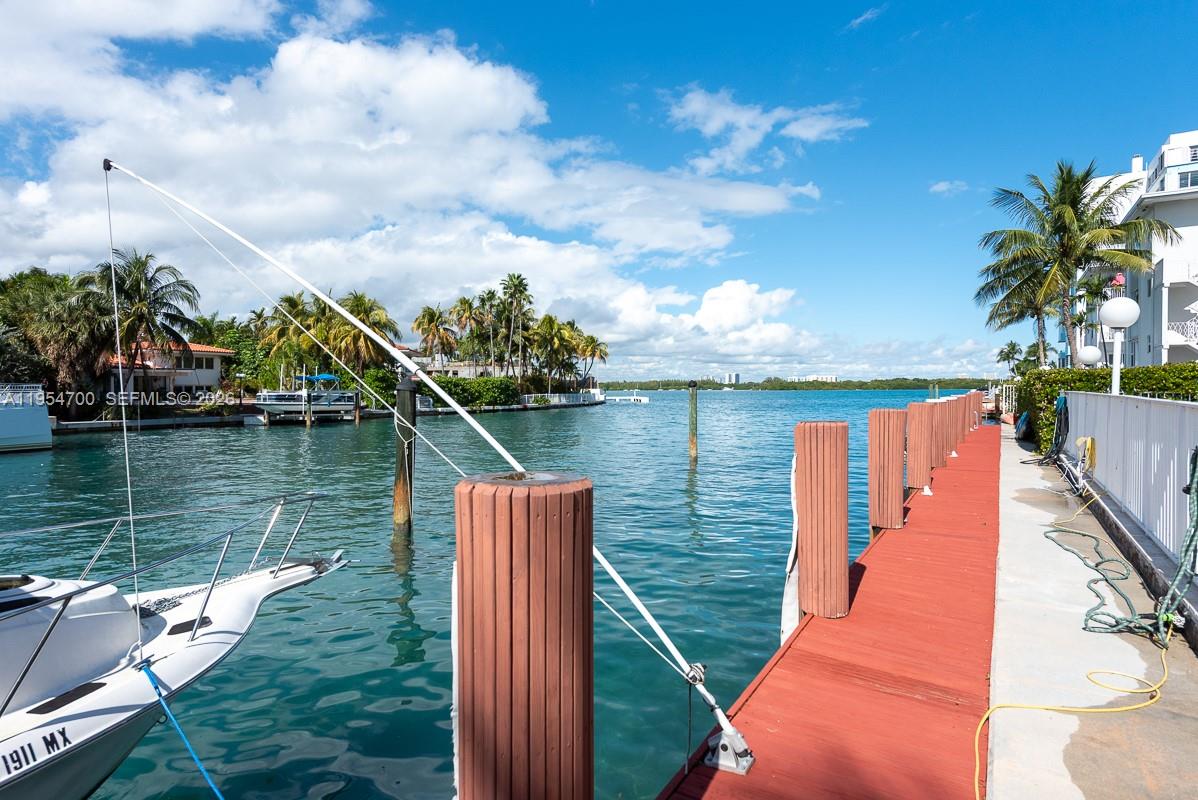 10180 W Bay Hbr Dr #4A Bay Harbor Islands, FL 33154